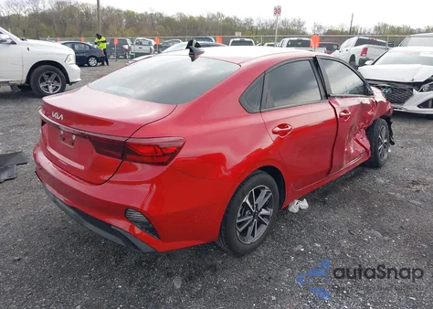 2022 Kia Forte Lxs z USA, uszkodzony, nr VIN 3KPF24AD3NE437454
